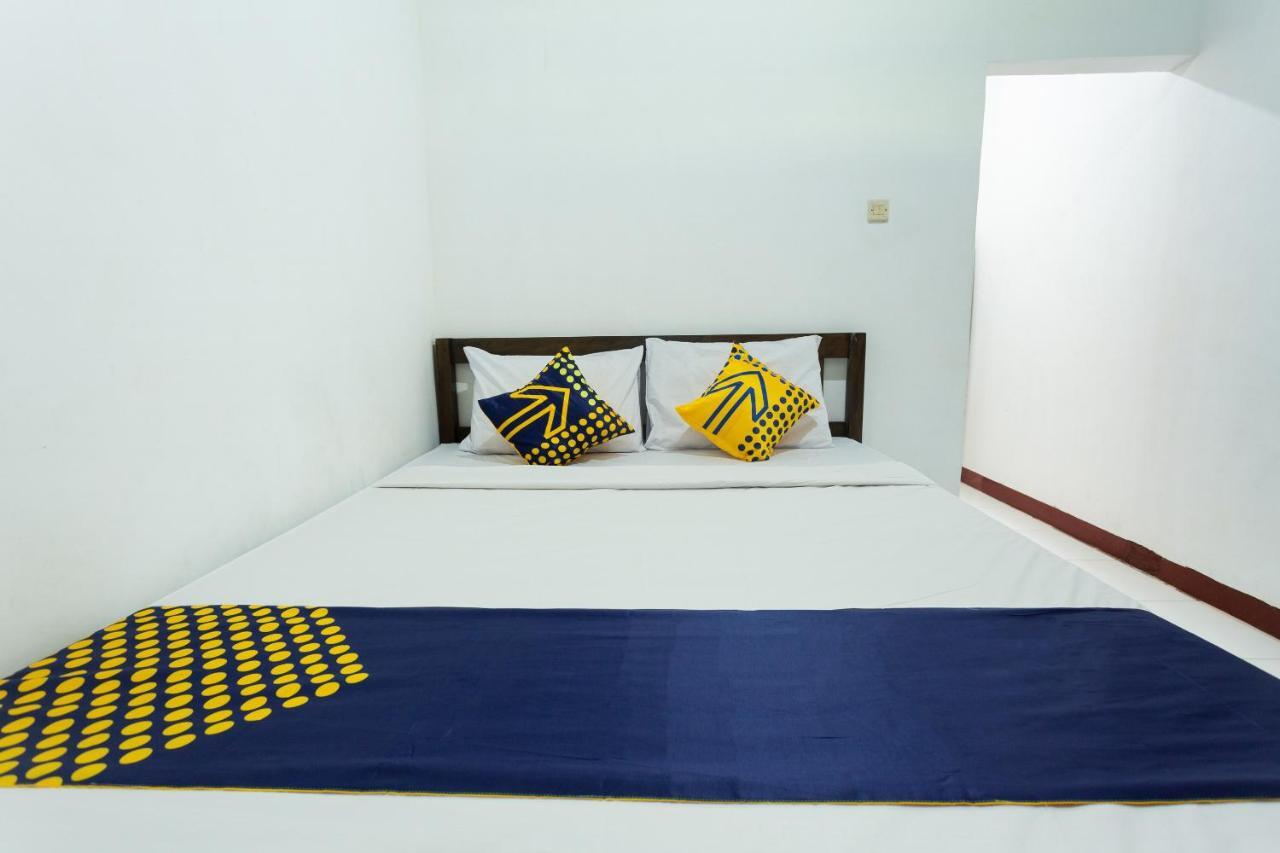 Spot On 1879 Lendang Homestay Mangsit Buitenkant foto